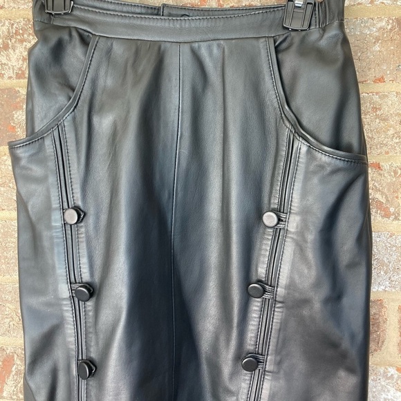 VINTAGE LEATHER SKIRTwith  BACK SLITS Buttons on Front Zipper Elastic Waist Sz 8 - Picture 5 of 13